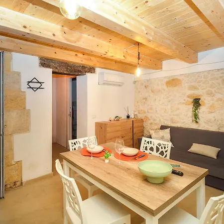 2 Bedroom In Siracusa 別荘